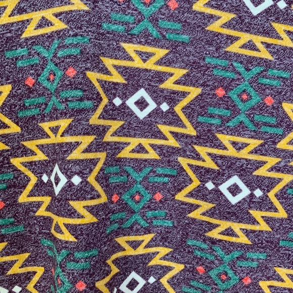 SOLD LuLaRoe Christy top. NWT Size Large Aztec print - Picture 4 of 5